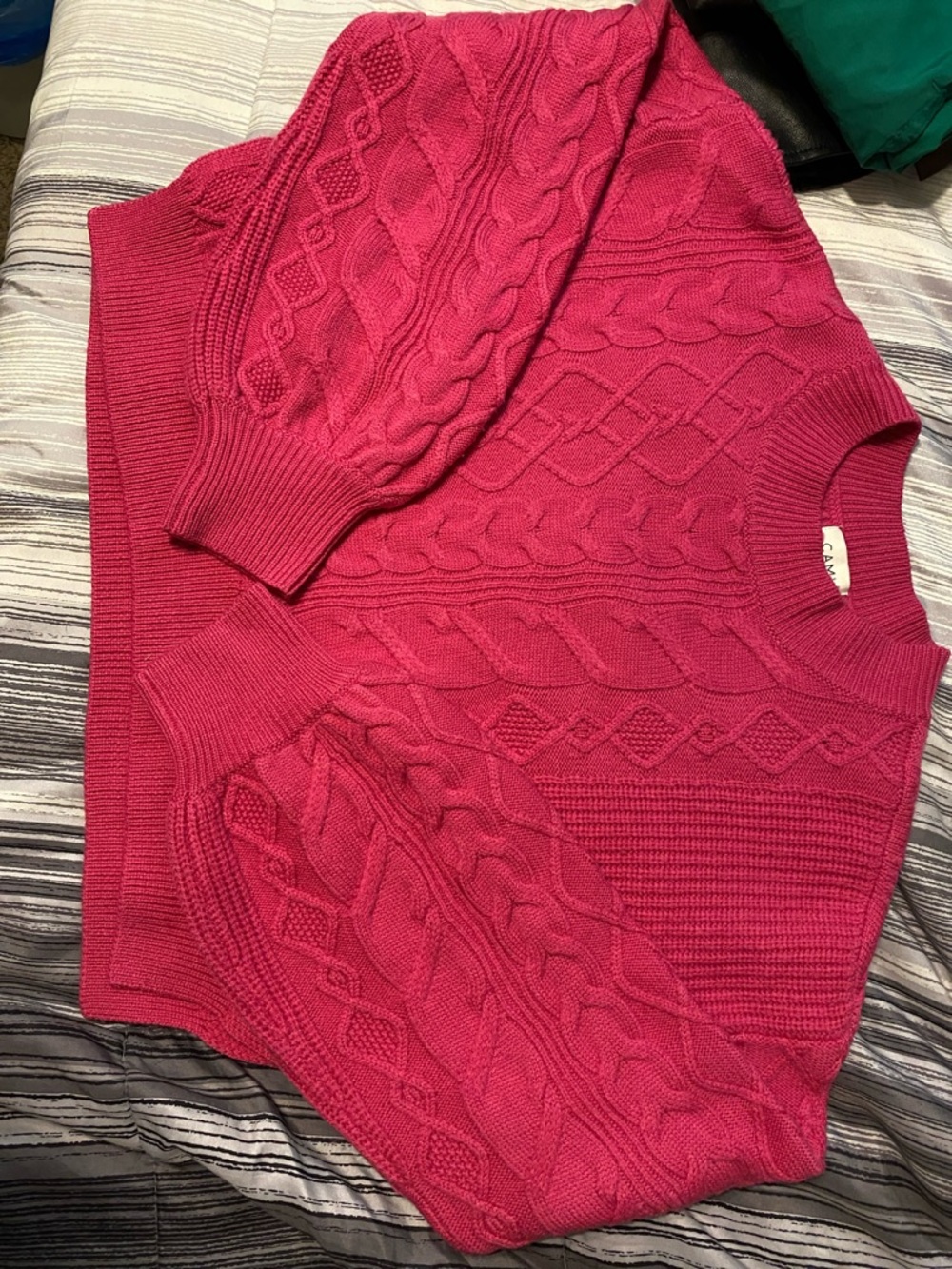 Women's Hot Pink Cable Knit Crop Sweater NWOT Small